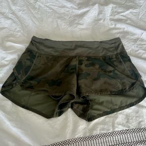 Lululemon Speed up low rise lines short 4